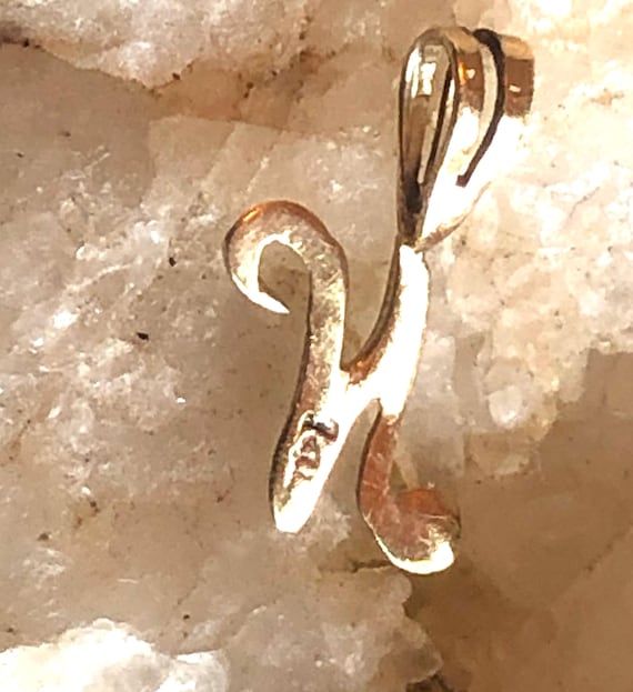 14k solid yellow Gold script cursive light initia… - image 6