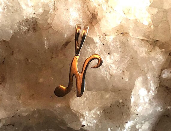 14k solid yellow Gold script cursive light initia… - image 18