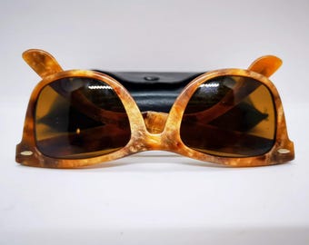 Vintage Ray-Ban Wayfarer 5022 Frost Tortoise by Bausch and Lomb (B&L)
