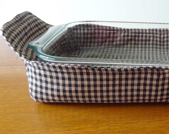 Homespun Black and Tan Checked Casserole Cozy: 9x13 Baking Dish Holder