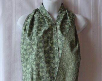 Adult Bib for a Woman, Green Reversible Dignity Dining Scarf, Senior Dignity Dining Bib, Clothing Protector