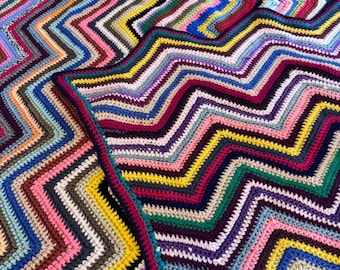 Manta afgana vintage hecha a mano de ganchillo multicolor con estampado de espiga, 62” x 48”