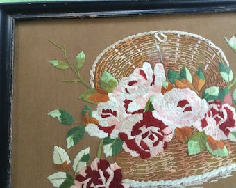 Panel bordado de seda con marco antiguo/Arte textil/Cerca de 1890/Rosas/Arte de fibra