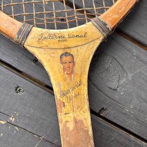 Vintage Ellsworth Vines Tennisschläger Swarovski International Model Famous Player Series und PrestoPress