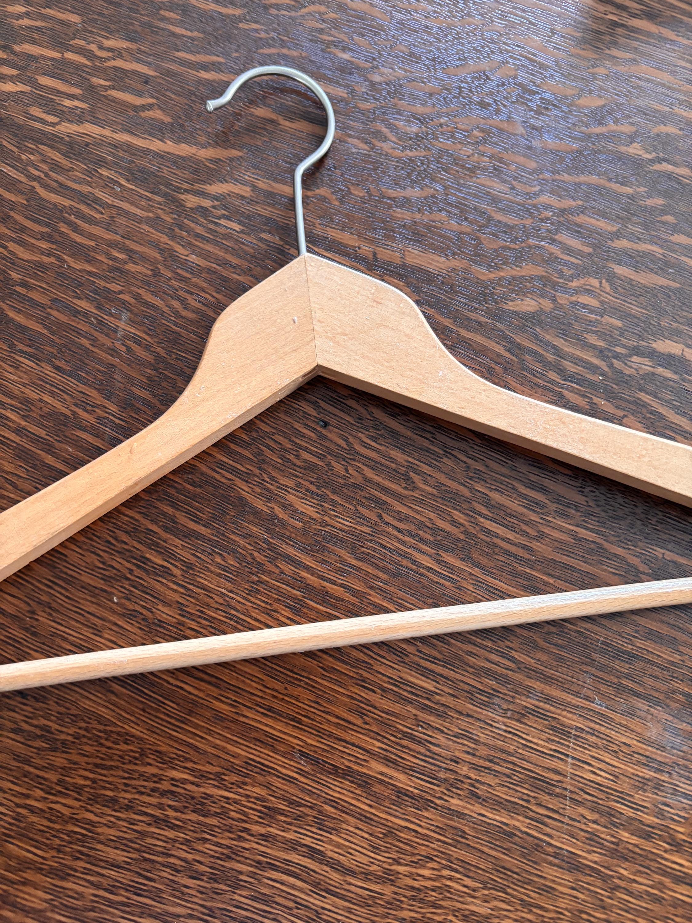 ヴィンテージ木製ハンガーアソート/6本組 - Etsy 日本