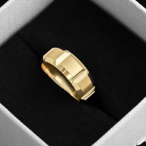 Herren abgeschrägte breite Akzente Ehering in 10k, 14k, 18k, 6 mm Gelbgold Ehering