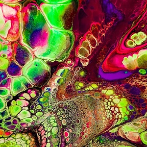 K&ouml;nnte beinhalten: Abstraktes Gem&auml;lde mit wirbelnden Mustern aus gr&uuml;ner, rosa, violetter und goldener Farbe. Die Farbe erzeugt eine Vielzahl von Formen und Texturen, darunter Kreise, Wirbel und Linien.