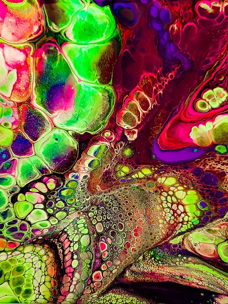 K&ouml;nnte beinhalten: Abstraktes Gem&auml;lde mit wirbelnden Mustern aus gr&uuml;ner, rosa, violetter und goldener Farbe. Die Farbe erzeugt eine Vielzahl von Formen und Texturen, darunter Kreise, Wirbel und Linien.