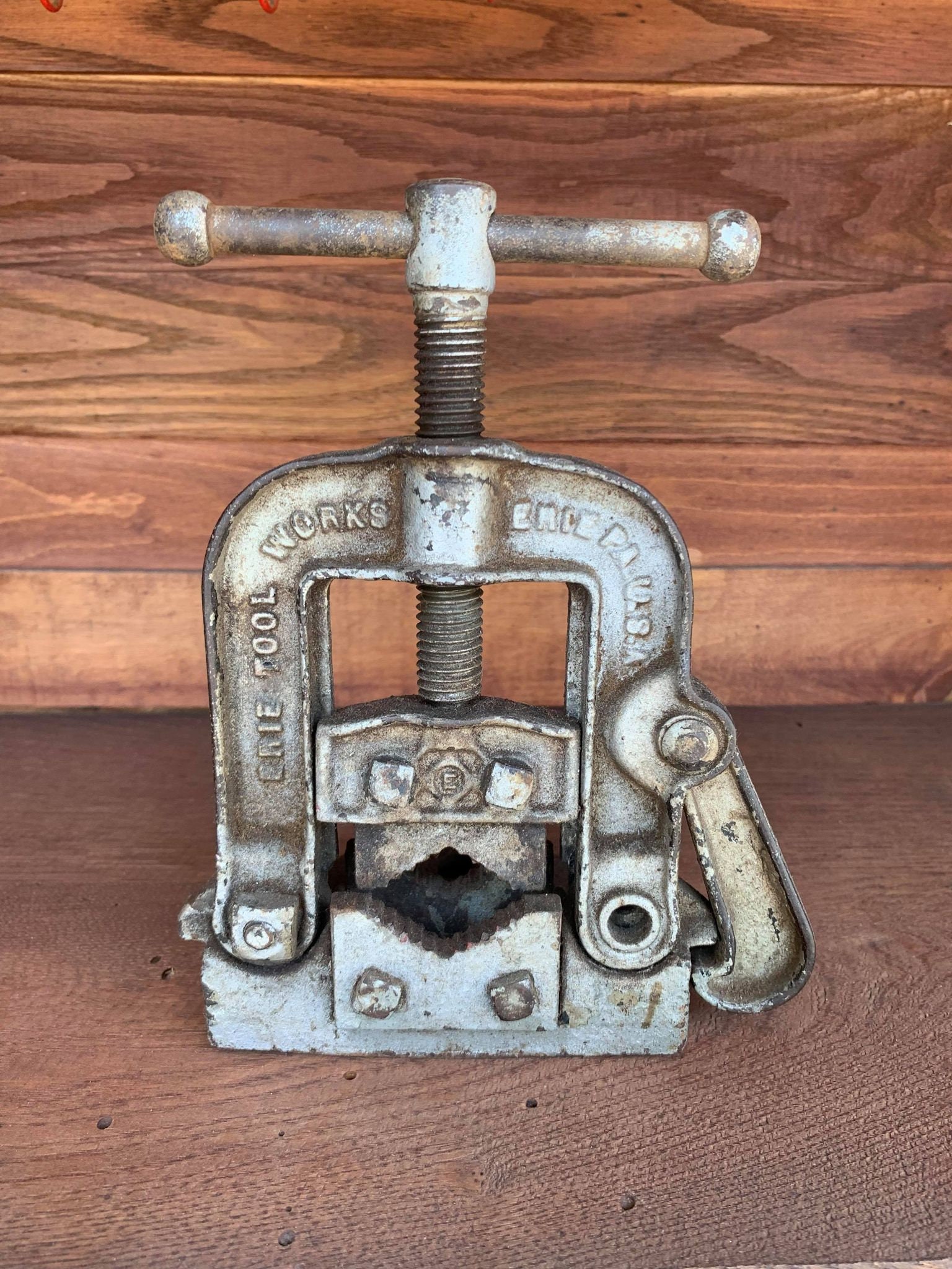 Antique pipe vise deals