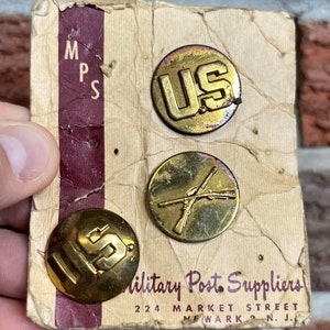 Vintage Military Post Suppliers Newark NJ - US Army Infantry Pins - Antique Militaria Clothing Accessories Original Packaging
