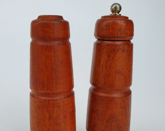 Vintage MCM Teak Wood S and P Salt /& Pepper Shakers with Plastic Stoppers