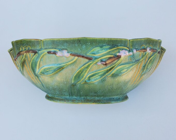 Roseville Art Pottery Green Laurel Pattern Oval Bowl Crisp Laurel Leaf