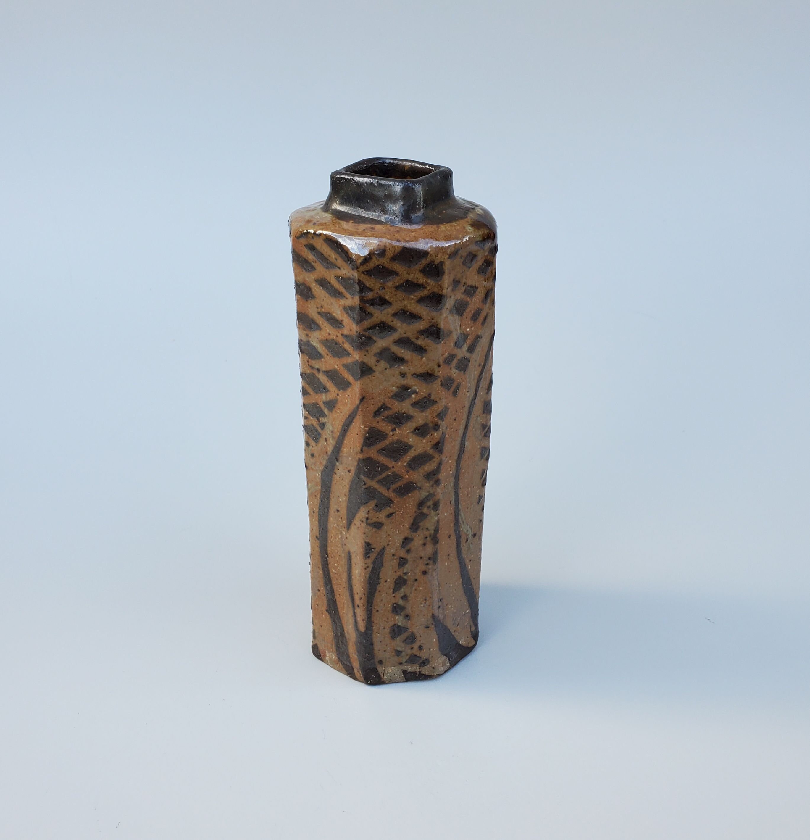 Gordon Zuelke Studio Pottery Vase - Helena Montana Artist - Unique Wax Resist Diamond Pattern Design - 7.5"