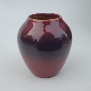 Cliftwood Art Pottery Vase Morton Illinois - Glossy Red Glaze With Blue Drip Glaze - Shape 118 - Arts And Crafts Vase - 5.5&quot;
