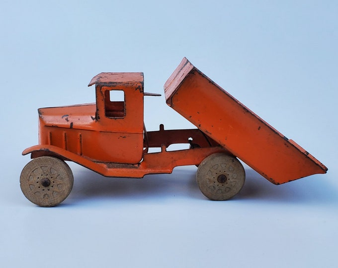 Antique Wyandotte Pressed Steel Toy Dump Truck 1930's Era Wooden Wheels