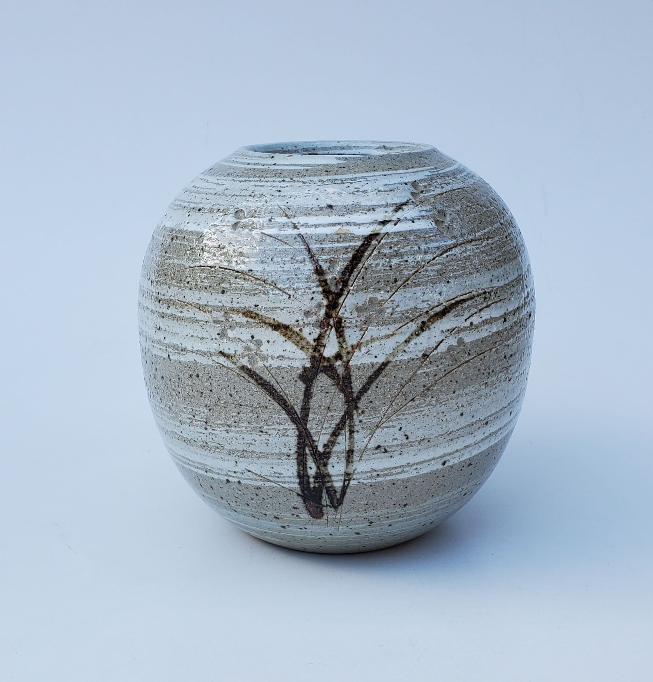 【VINTAGE】 NEMADU POTTERY 陶器　花器 Vintage Japanese Pottery Vase - Incised Floral Design