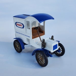 Ertl Die Cast Bank 1905 Kraft Delivery Truck - Buena park 35 Year Anniversary Delivery Truck 1/25 Scale - Nice Detail With Key