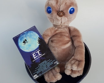 ET the Extra Terrestrial 1992 Showtime Kamar Plush ET Doll Figure