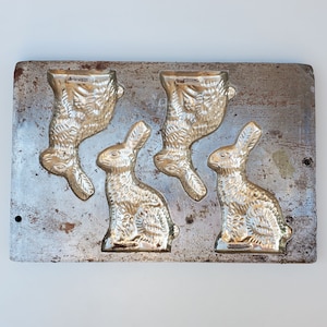 Vintage Frankford Chocolate Bunny Candy Mold - 4 Rabbit Mold Design - Thick Metal Mold - Nice Detail