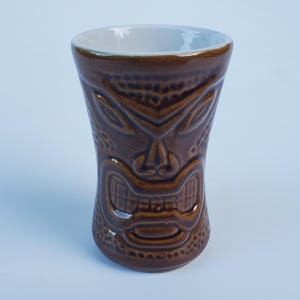 Daga 0f Hawaii Tiki Warrior Mug - Hale Koa Hotel Waikiki - Brown Glossy Glaze - Polynesian Style Tiki Cup - 5.25&quot;