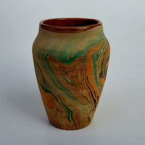North Dakota Bad Lands Indian Swirl Art Pottery Vase - Brown and Green Swirl Coloration - Bad Lands Clay - Nemadji Pottery - Shape 139 - 6"