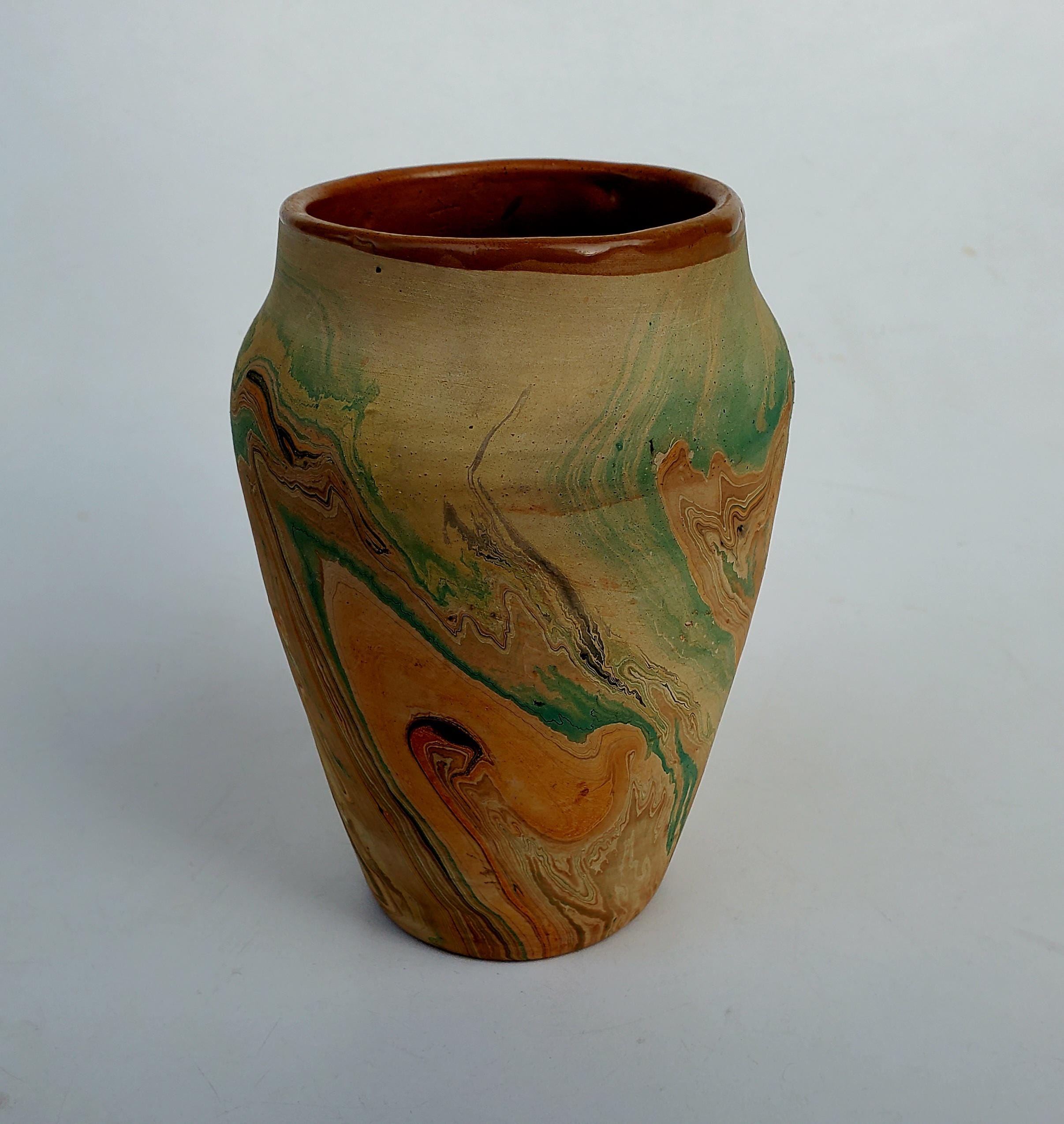 North Dakota Bad Lands Indian Swirl Art Pottery Vase - Brown and