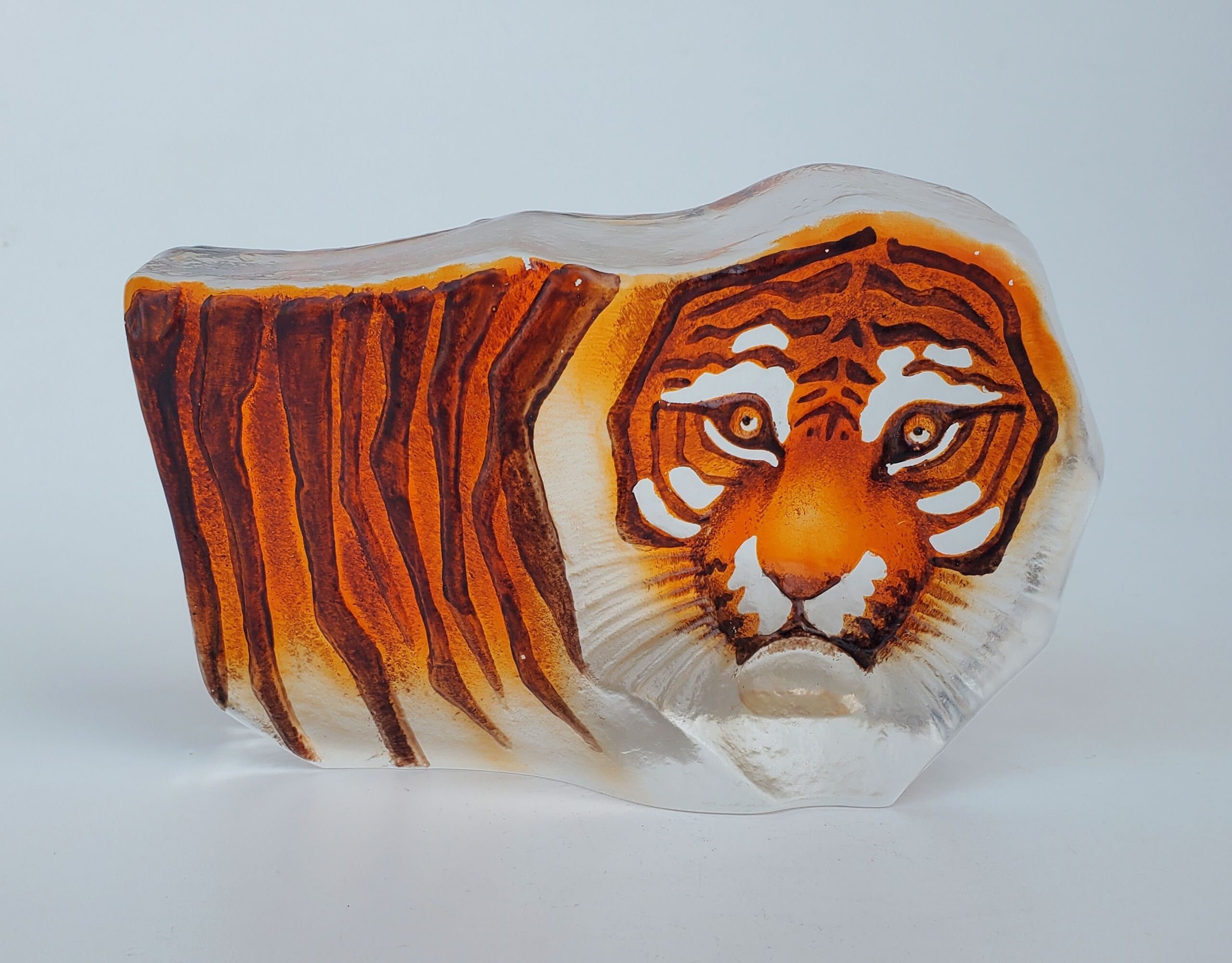 Mats Jonasson Maleras Swedish Art Crystal Bengal Tiger Sculpture - Model 33850 - Maleras Sweden Glass Designer
