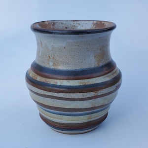 Betty and Nels Mears Northwest Tacoma Studio Pottery Vase  -  Hand Thrown With Concentric Ring Design - Tacoma WA Artists - 5.75&quot;