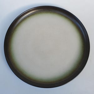 Edith Heath Dinnerware - Sea And Sand Pattern - Huge Chop Plate Round Platter - Green Rim Coloration - California Dinnerware - 15.5&quot;