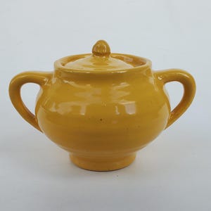 Bauer Art Pottery Yellow Ringware Sugar Jar With Lid - Vintage California Pottery - Round Handle Design - 3.25&quot;