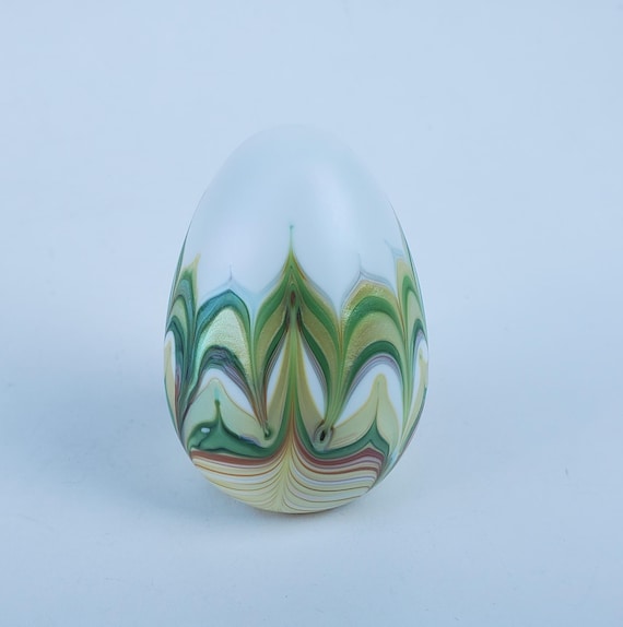 Orient and Flume Art Glass Egg Paperweight - Pulled Feather Design