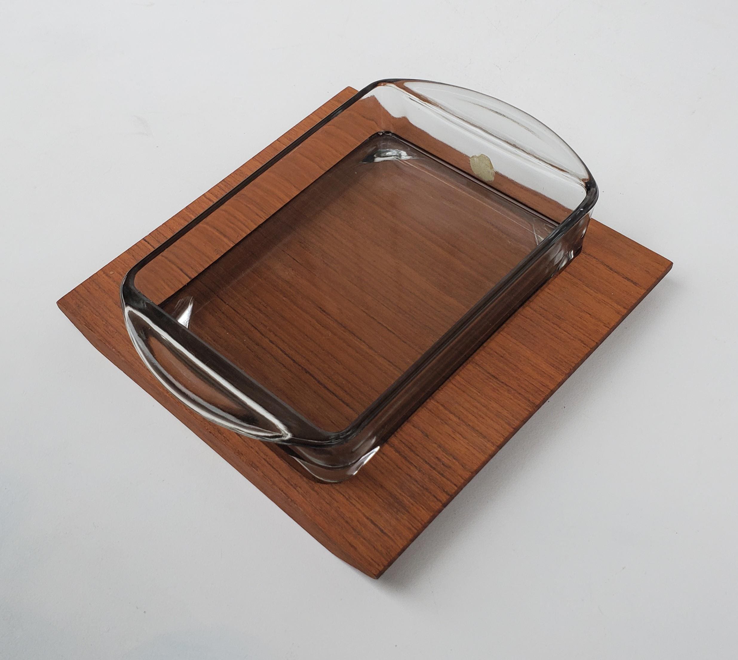 Plato para servir condimentos de teca danesa con bandeja de teca - Fabricado en Dinamarca - Década de 1960 - Bandeja de vidrio rectangular - Diseño moderno danés - 5,75"