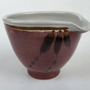 Ahna Iredale Sitka Alaska Studio Pottery Batter Bowl - Pale Red With Brown Leaf Design - White Interior - 6.5"