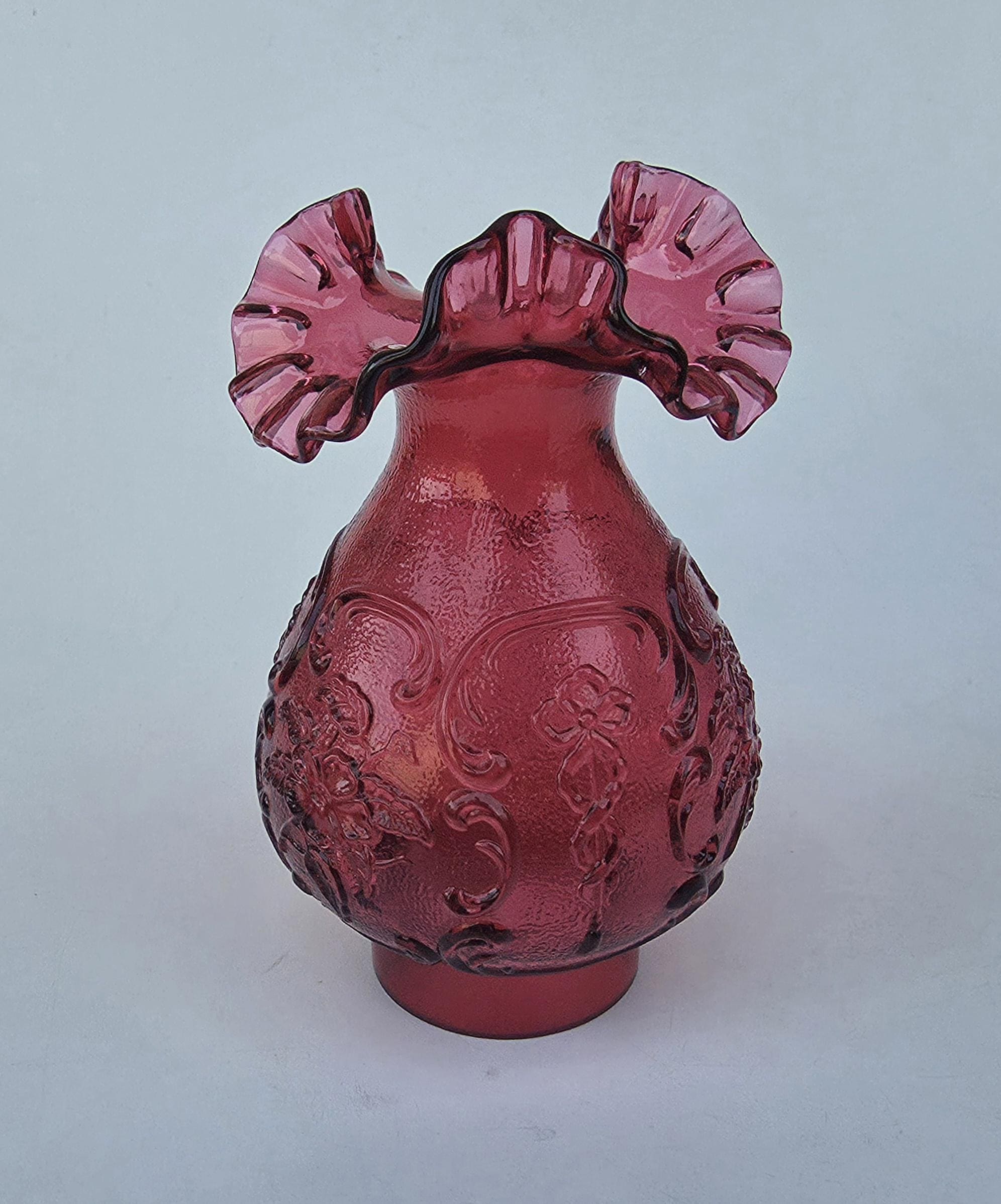 Fenton Art Glass・アンティークガラス Fenton Art Glass Wild Rose Cranberry Lamp Shade - Ruffled Rim