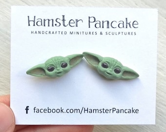 Pendientes con forma de cabeza de Grogu