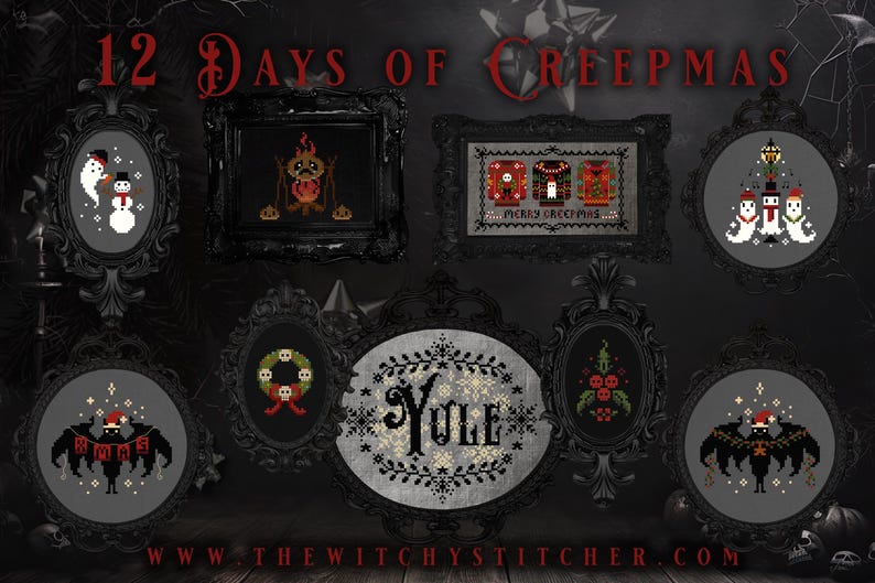 Puede incluir: Doce d&iacute;as de Creepmas, patrones de punto de cruz en marcos negros con varios dise&ntilde;os navide&ntilde;os espeluznantes, que incluyen un fantasma, un mu&ntilde;eco de nieve, una bruja ardiente, una corona, un dise&ntilde;o de Yule, una rama de acebo y un murci&eacute;lago. El texto "www.thewitchystitcher.com" est&aacute; en la parte inferior de la imagen.