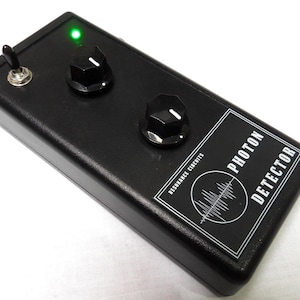 RC Circuit Bent &#39;Photon Detector&#39; Turn Light to Sound - Experimental Noise Synth Generator Device