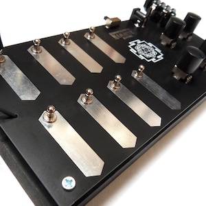 Particle Smasher With CV Ins // Noise Device / Synth / Sound