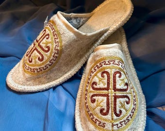Embroidered Wool Slippers: Handmade Kyrgyz Felt Unisex Shoes