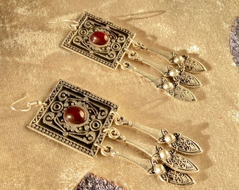 Beautiful dangling with Kyrgyz national patterns. Treat yourself or someone with outstanding ancient Silk Road design. Worlwide shipping