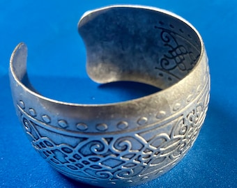 Brand new uniquelly designed with Central Asian traditonal patterns bracelet. Own the best of Nomads. Perfect gift!
