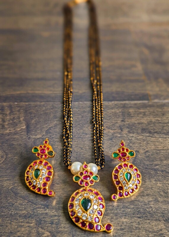 Nallapusalu earrings sale
