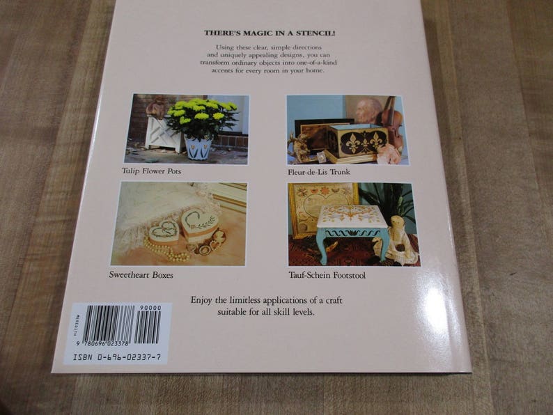 Country Style Stenciling by Margaret Boyles 1991 Hardcover book with dust jacket good condition