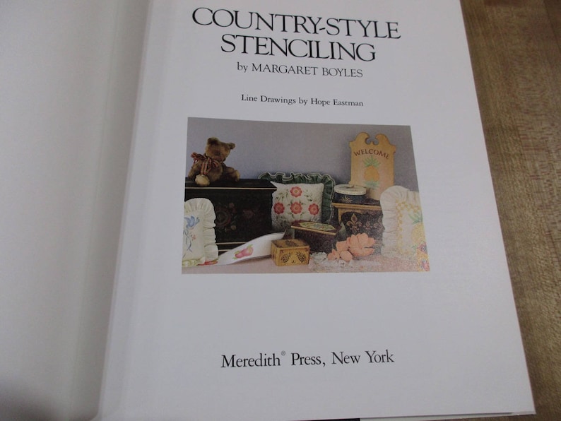 Country Style Stenciling by Margaret Boyles 1991 Hardcover book with dust jacket good condition