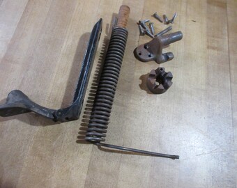 Antique 1910 Singer Pedal Sewing Machine Class 27 Lift Spring (F)