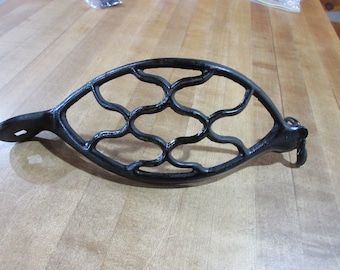 Antique 1902 Singer Pedal Sewing Machine Class 27 :  Belt Guard (p42)