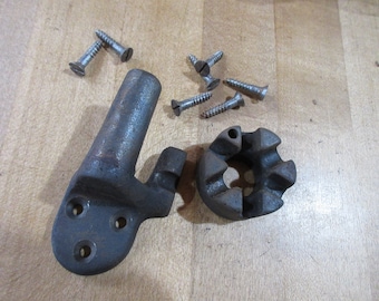 Vintage Singer Peddle Sewing Machine part Model Class 27 1903  K971279  Parts & Screws for Head mover  (QB)
