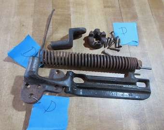 Antique 1914 Singer Pedal Sewing Machine Class 127 Lift Spring (D)