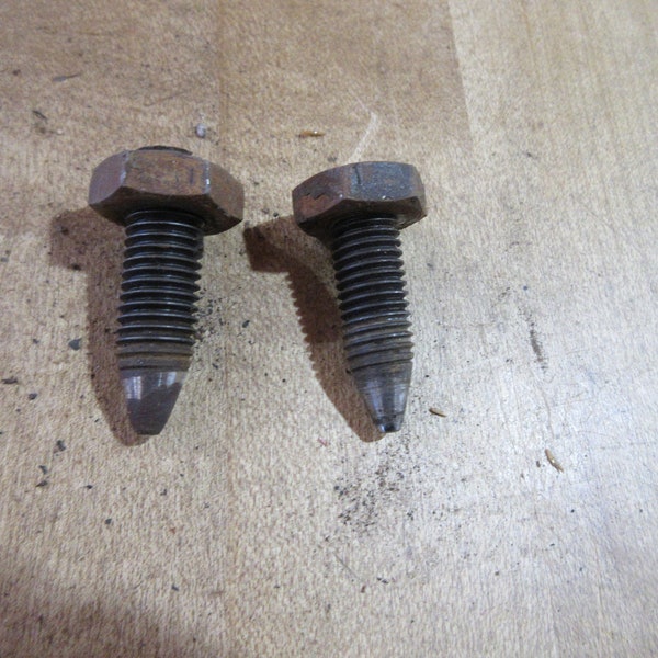 Antique 1904 Singer Pedal Sewing Machine Class 66 Leg Bolts (G)