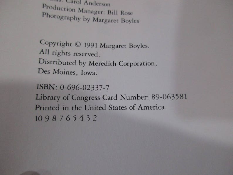 Country Style Stenciling by Margaret Boyles 1991 Hardcover book with dust jacket good condition